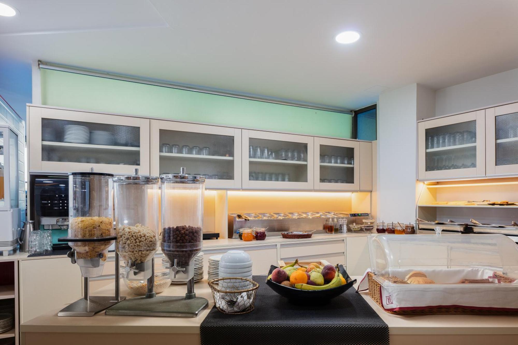 Steris Elegant Beach Hotel & Apartments Rethymno  Екстер'єр фото