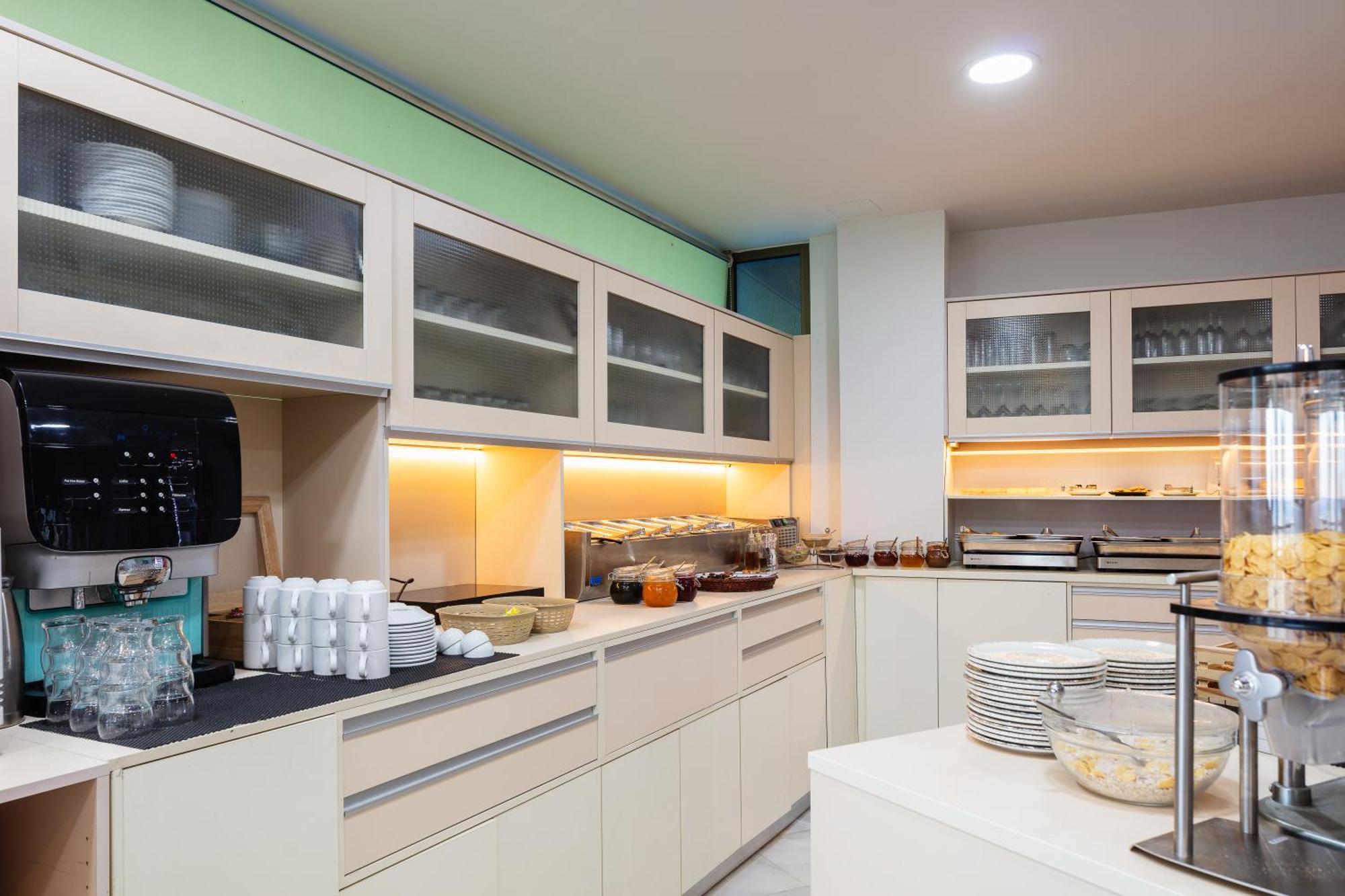 Steris Elegant Beach Hotel & Apartments Rethymno  Екстер'єр фото